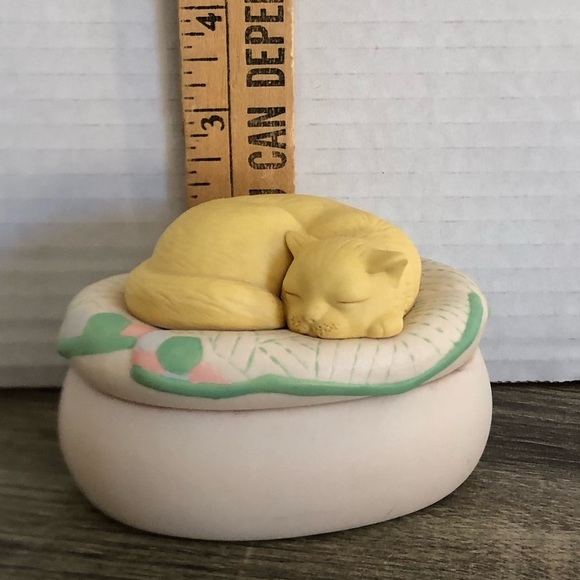 Vtg Hallmark Sleeping Cat Trinket Box - Picture 14 of 15